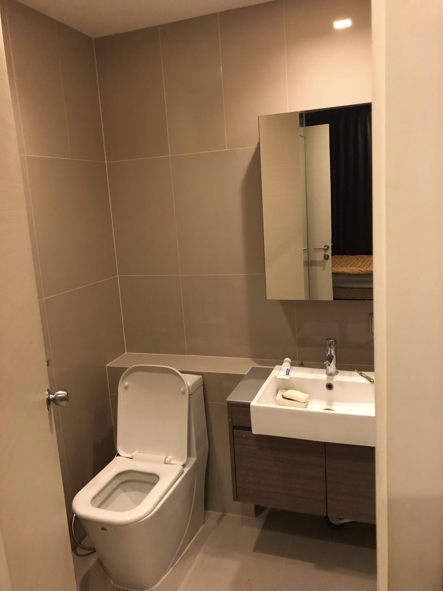 🔥 ขายด่วน! Quinn Ratchada 17 (ควินน์ รัชดา 17) ห้องมุมส่วนตัว วิวเปิด 180 องศา! ใกล้ MRT สุทธิสาร เพียง 400 เมตร! 🔥