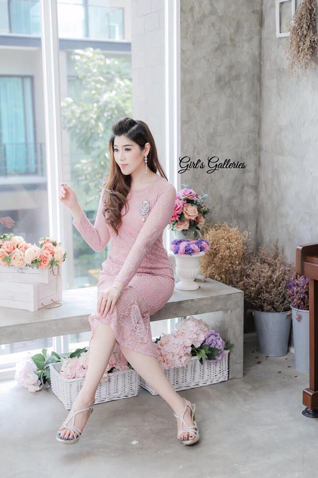 แฟชั่นชุดออกงาน/ชุดไปงานแต่งงานสีชมพู เดรสเข้ารูปทรงหางปลา แขนยาว ลุคเรียบหรู สวยสง่า ดูดี ดูแพง