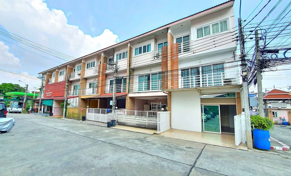 ให้เช่าบ้านโฮมอินทาวน์ พหลโยธิน 73 (Home In Town Phahonyothin 73)