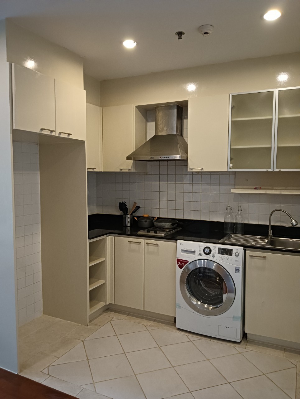 ให้เช่าคอนโด Baan Siri Silom (บ้าน สิริ สีลม) ขนาดพื้นที่ใช้สอย 60.72 ตารางเมตร 1 ห้องนอน