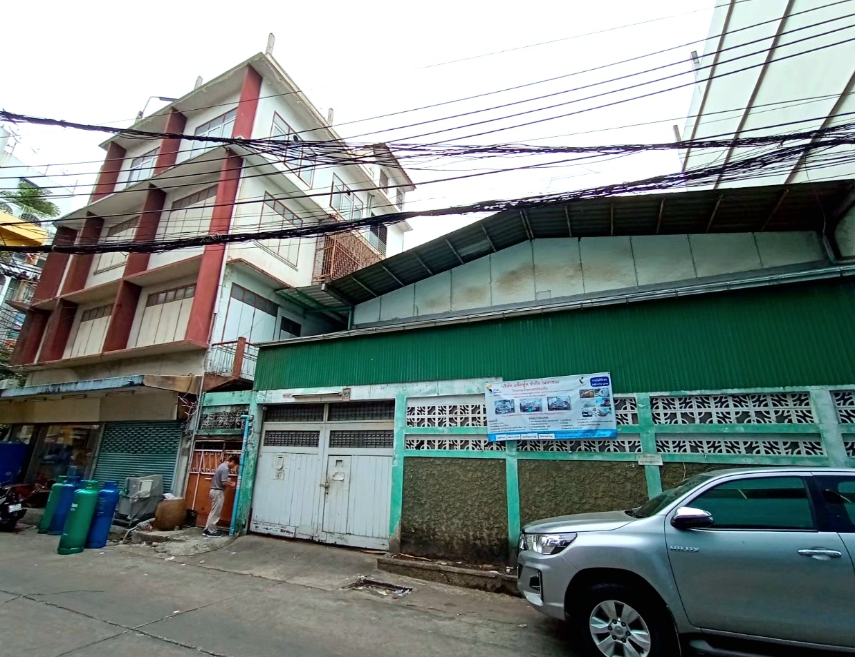 ให้เช่าอาคารพาณิชย์ย่านเจริญกรุง 54 -สาทร-บางรัก 4 คูหา (4 ชั้น) มีดาดฟ้า มีที่จอดรถ ติดถนนใหญ่ 70.1 ตรว. ( 1,320 ตรม )