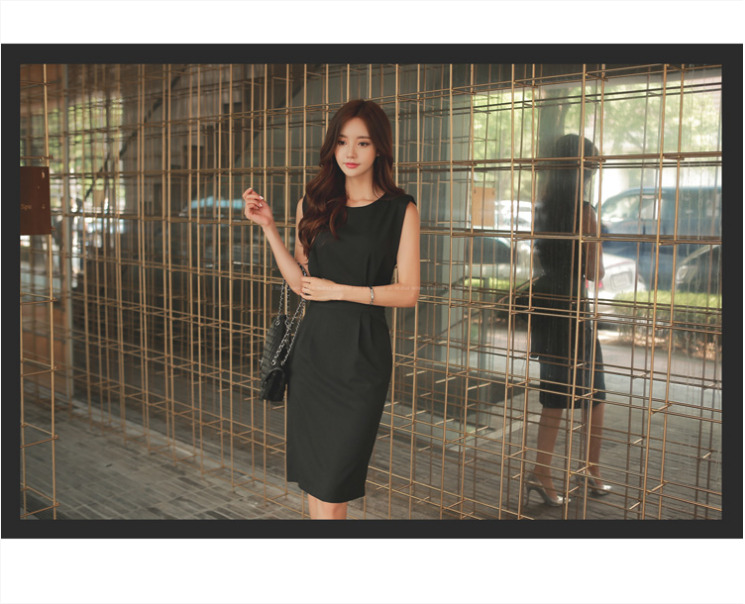 ชุดเดรสทำงานสีดำ ทรงเข้ารูป แขนกุด แนวเรียบร้อย สวย ดูดี แฟชั่นทำงานสไตล์สาวออฟฟิศ