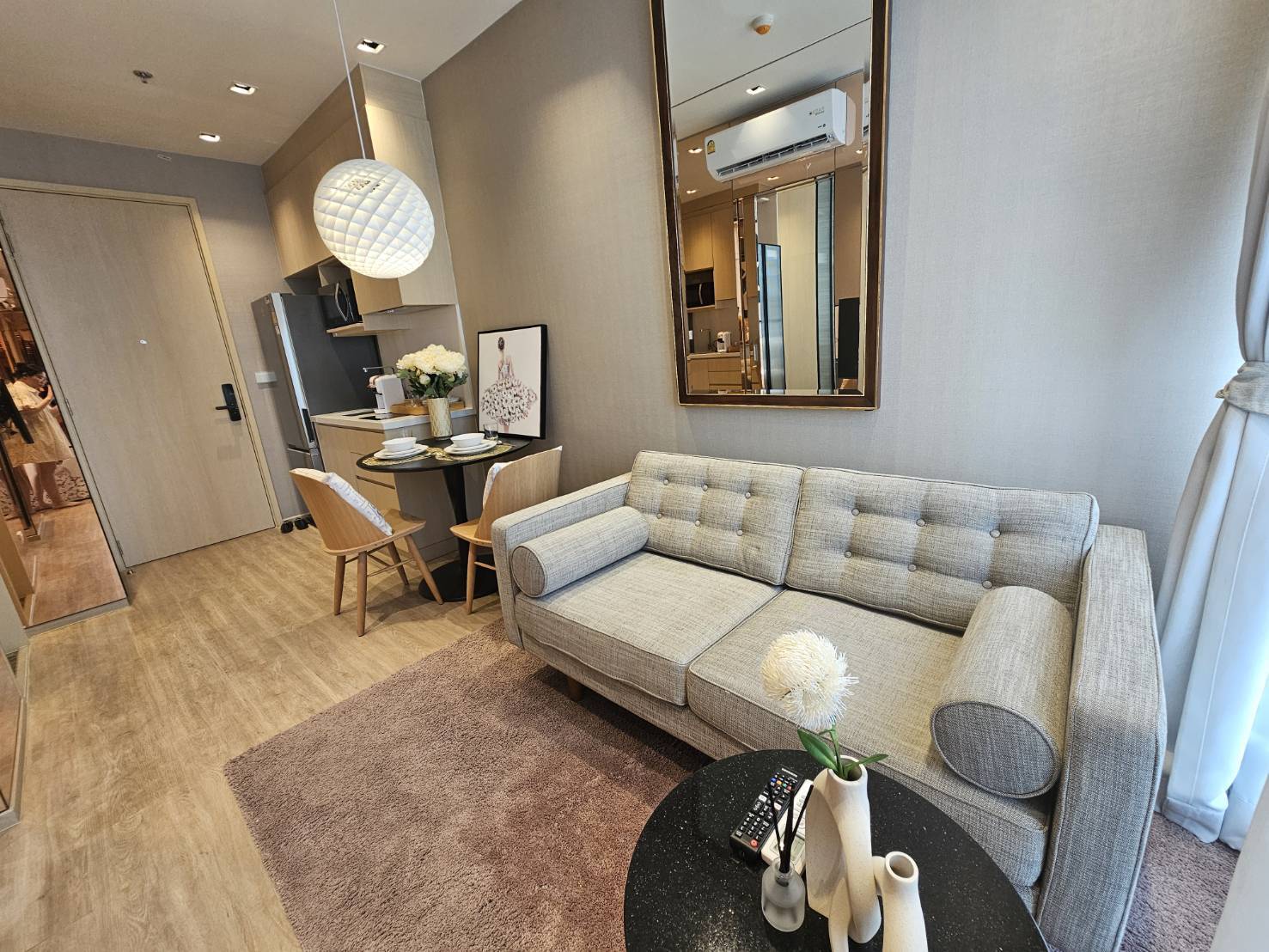 ให้เช่าคอนโด Noble State 39 : โนเบิล สเตท 39 1 ห้องนอน 1 ห้องน้ำ ขนาด 30 ตรม ชั้น 19 ห้อง 117 ห้องแต่งครบพร้อมเข้าอยู่