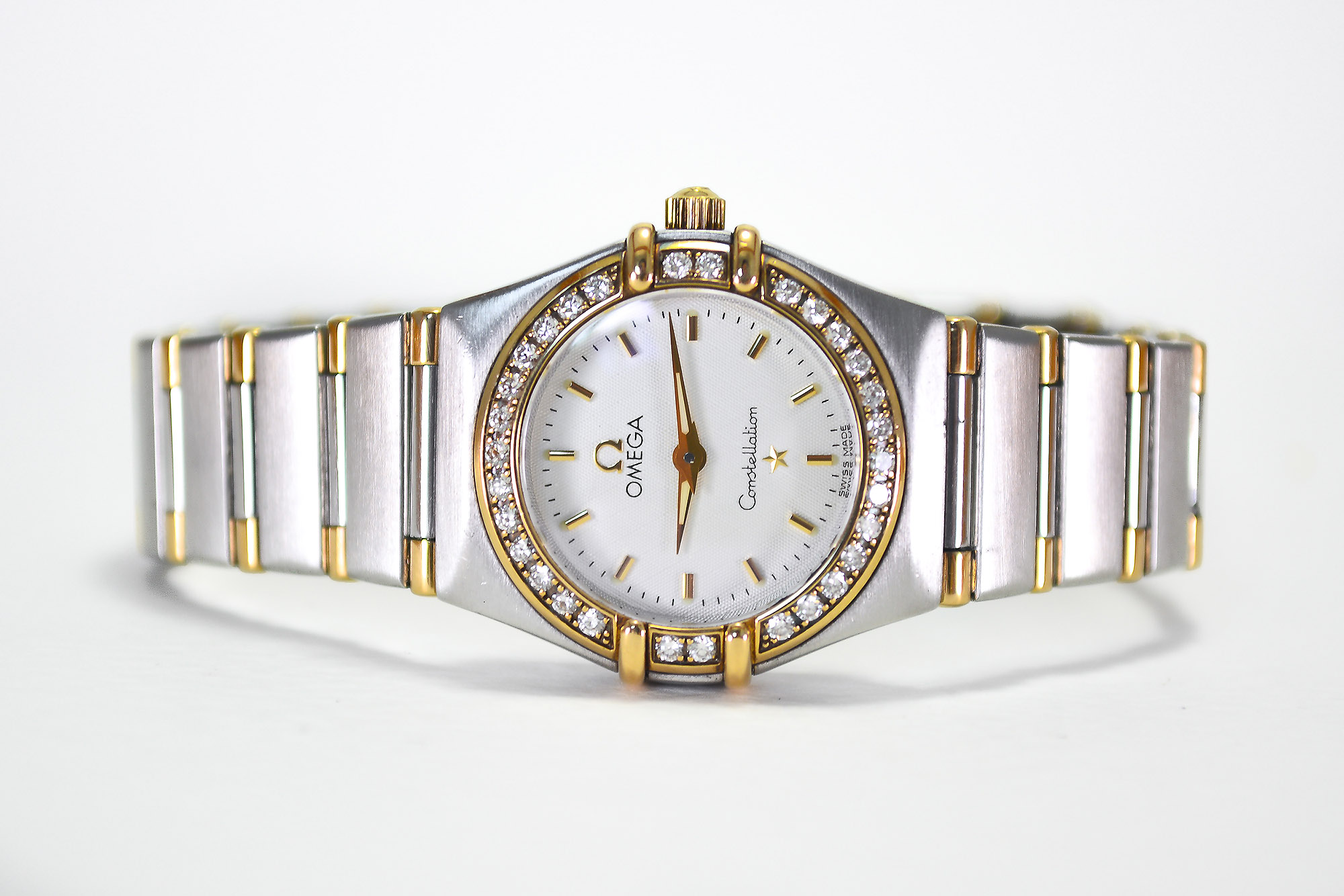 Omega Constellation 2 tone 18k lady ขอบเพชร (Sold)