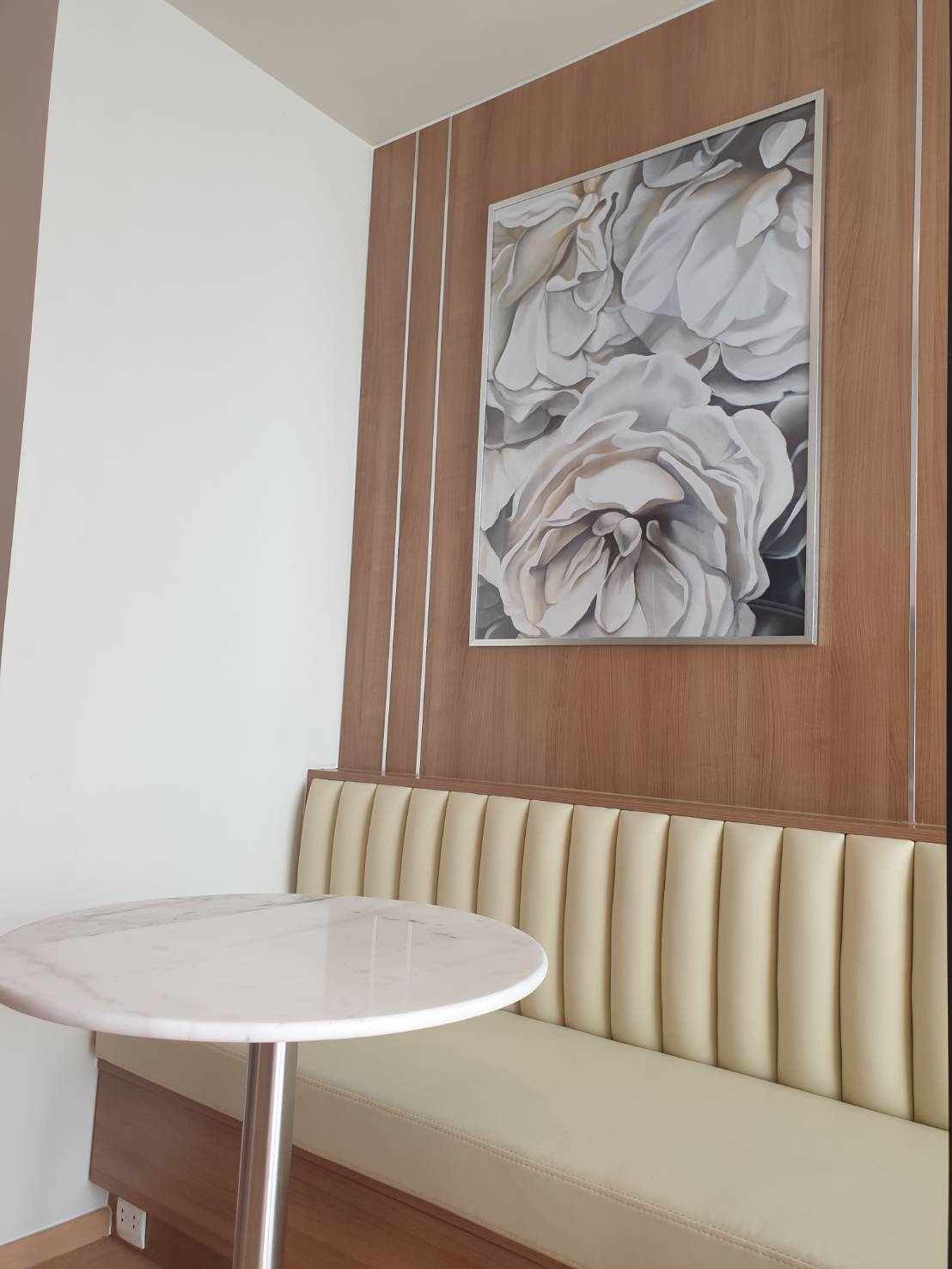 ให้เช่าคอนโดหรูย่านพร้อมพงษ์ ห้องใหม่ เพิ่งแต่งเสร็จ Noble Around 33 (โนเบิล อราวน์ เทอร์ตี้ทรี)