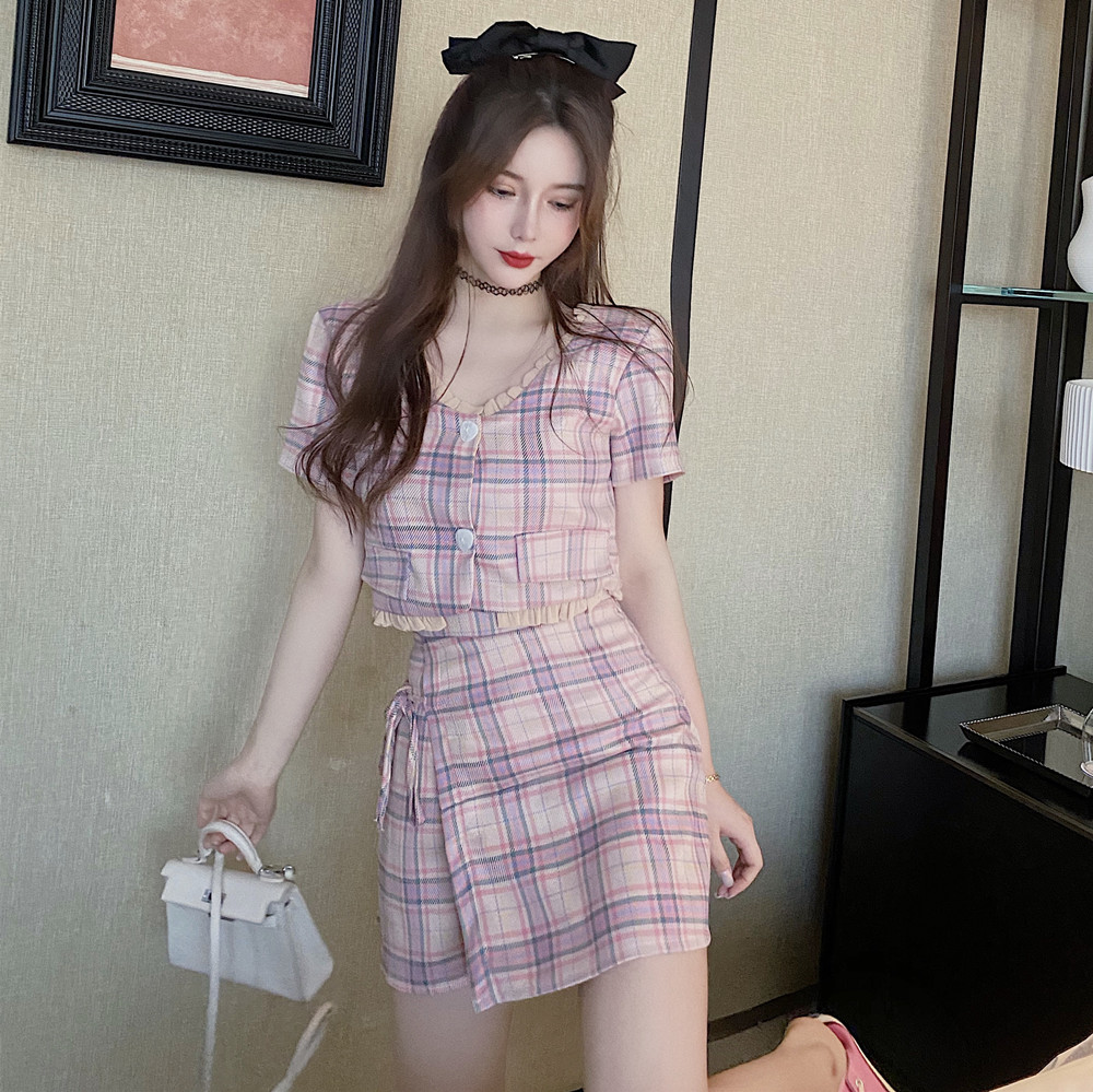 พรีออเดอร์ : ชุดเซ็ตแฟชั่นลายสก็อต สไตล์หวาน ด้านหลังผ่าลึกผูกโบว์ตามแบบ