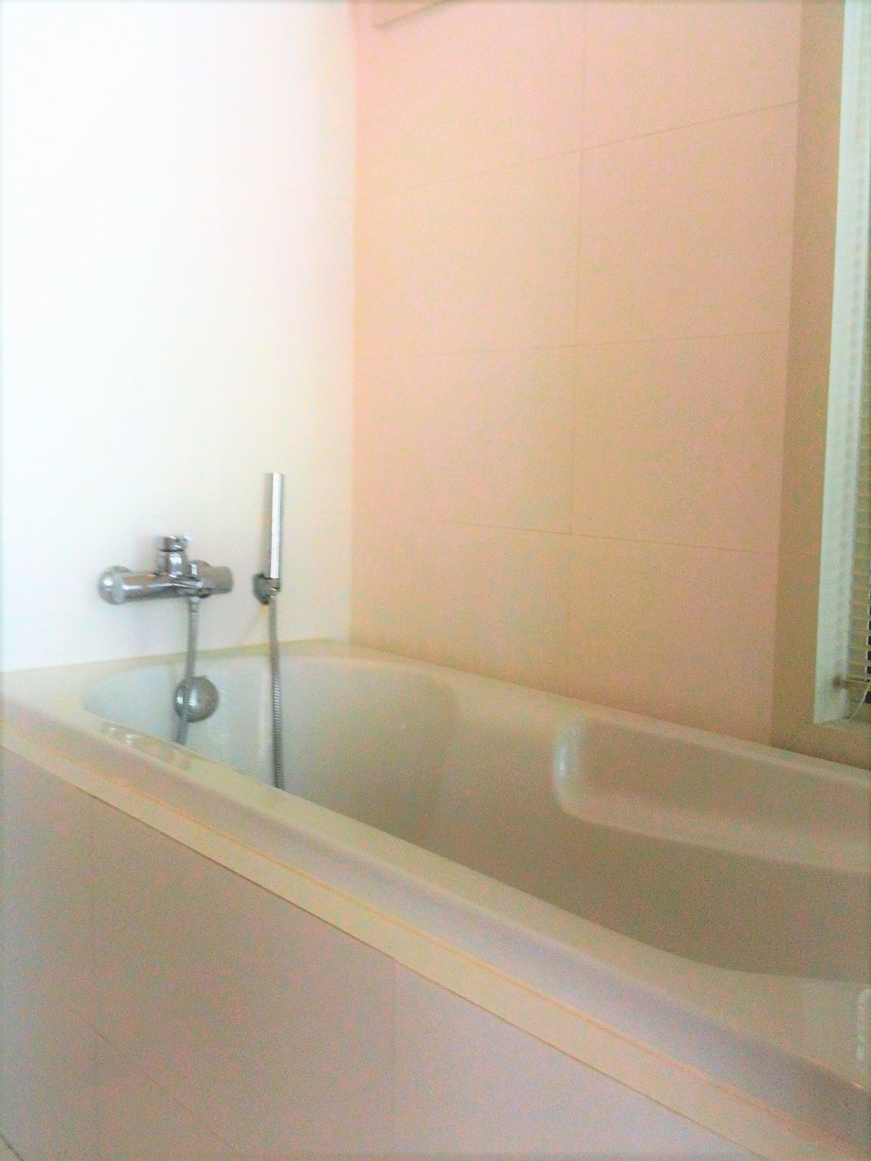 ขาย / เช่าคอนโด MANHATTAN CHIDLOM (แมนฮัตตัน ชิดลม) 1 ห้องนอน 1 ห้องน้ำ ขนาด 58 ตรม .ชั้น 18 ห้องแต่งครบพร้อมเข้าอยู่