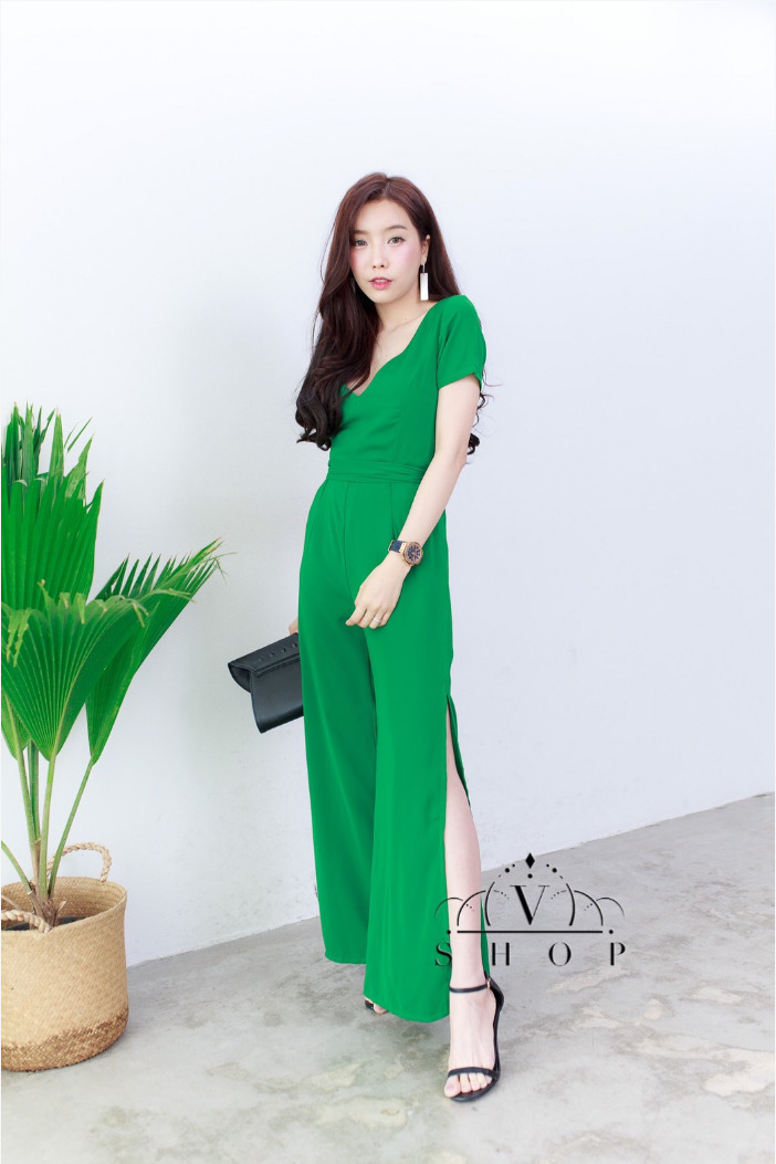 จั๊มสูทขายาวสีเขียว ผ้าทิ้งตัว ใส่สบาย ทรงสวย ดีเทลเก๋ๆผ่าข้าง