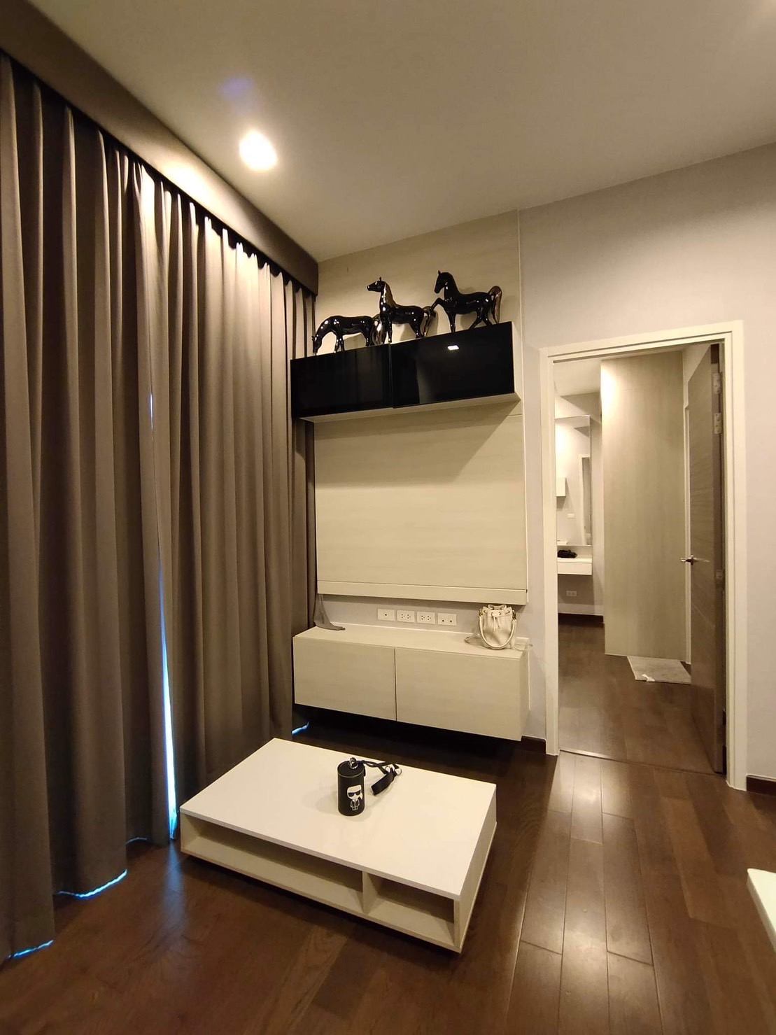 ขาย / เช่า คอนโด Q Asoke (คิว อโศก) 1 ห้องนอน 1 ห้องน้ำ ขนาด 37 ตรม ชั้น 10 ห้อง 1678/25 ห้องตกแต่งครบพร้อมอยุ่ ราคาเช่า 22000 บาท