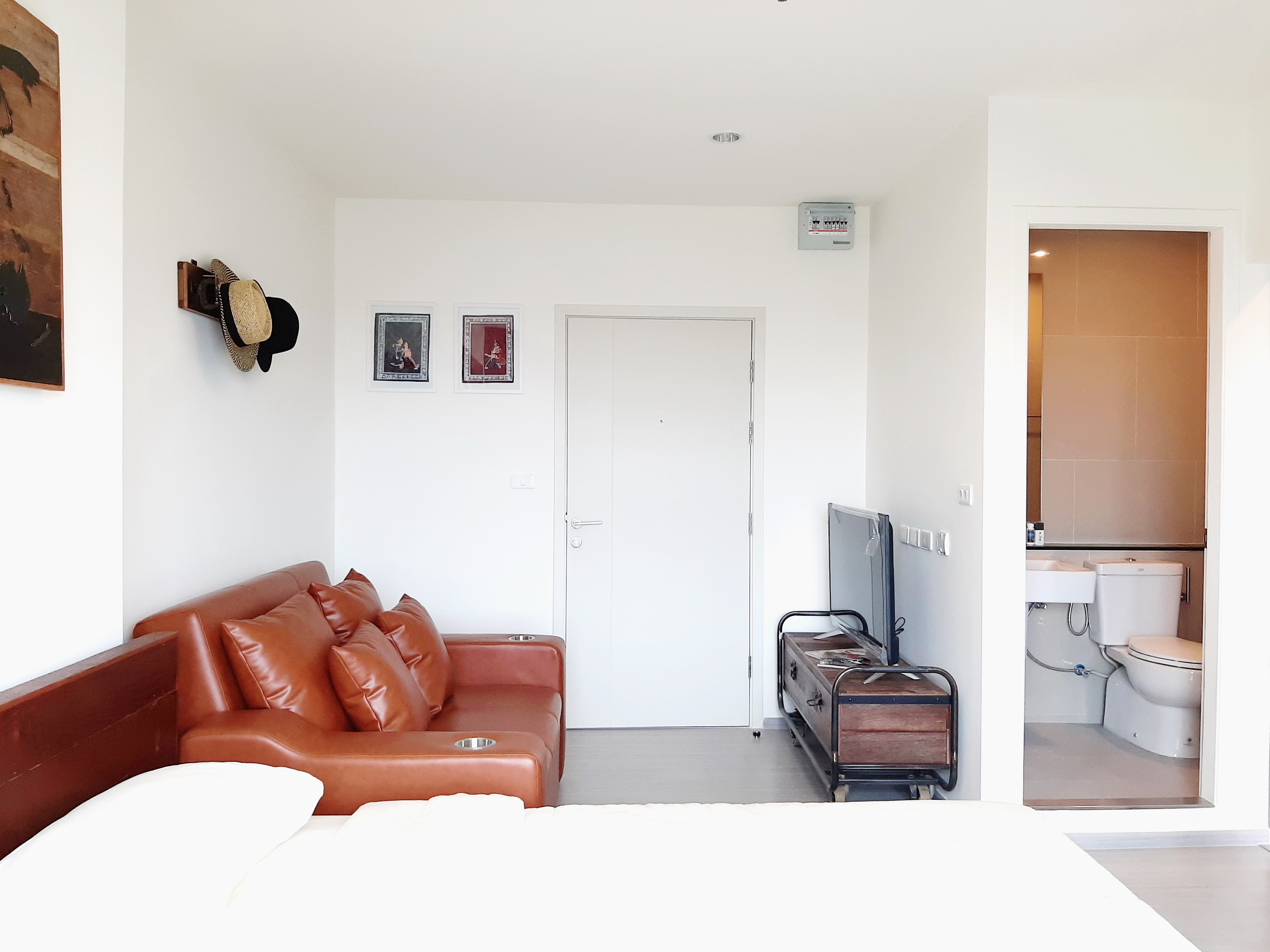 ขายพร้อมผู้เช่า Aspire Sathorn - Ratchaphruek (แอสปาย สาทร-ราชพฤกษ์ ห้อง 99/199(A10A23) ชั้น 10 ขนาด 25.99 ตรม. แบบ STUDIO ห้องหันไปทางทิศใต้