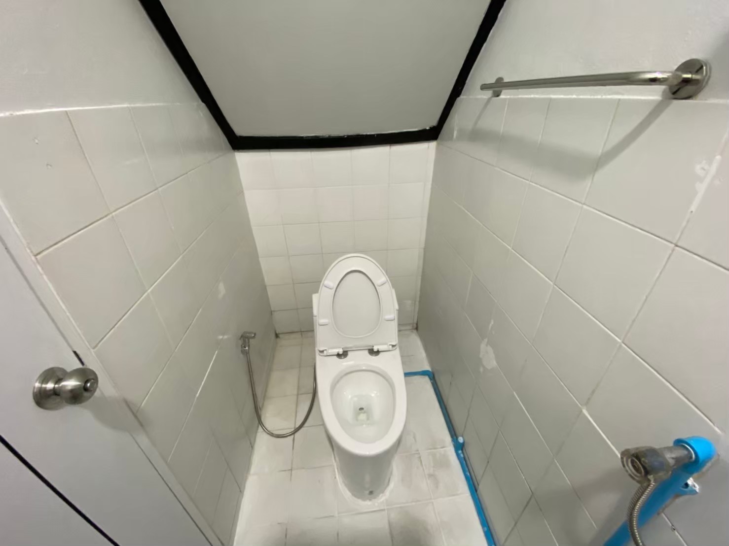 ขาย-ให้เช่า ทาวน์เฮ้าส์ 2 ชั้น หมู่บ้านรีเจนซี่ ถนนจันทร์ทองเอี่ยม 400 เมตรจากสถานีรถไฟฟ้า ใกล้เซ็นทรัลเวสต์เกต 16 ตารางวา 2 ห้องนอน บ้านพร้อมอยู่