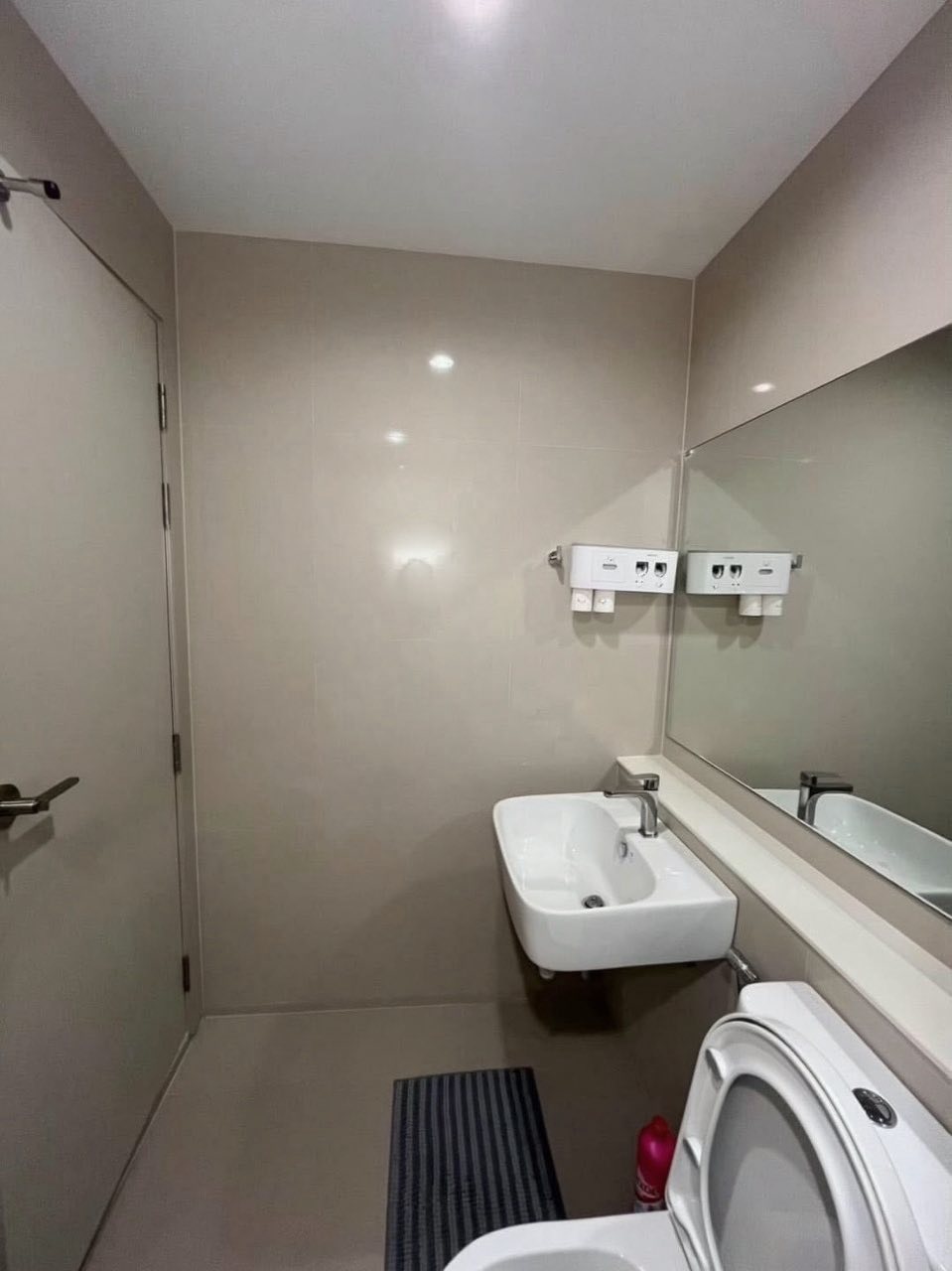 ð āđāļŦāđāđāļāđāļēāļāļāļāđāļ āđāļāļŠāļāļēāļĒ āđāļāļĢāļēāļ§āļąāļ āđāļāļĢāđāļĄ / For Rent Condo Aspire Erawan Prime