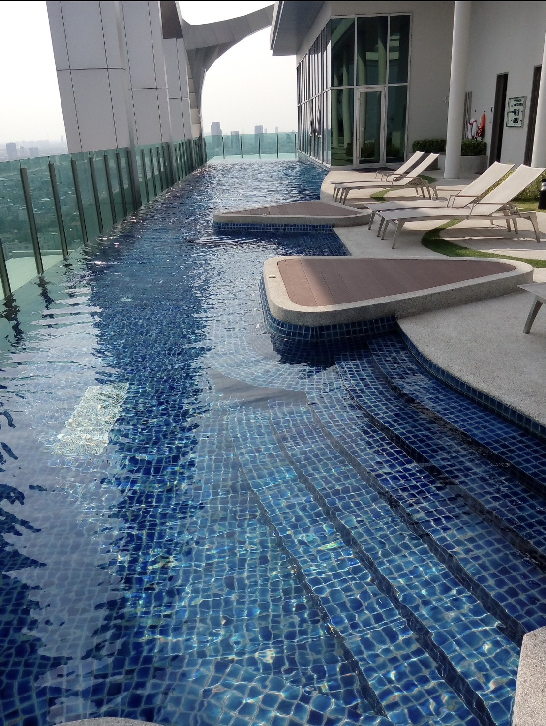 ขายขาดทุน! คอนโด Life Ratchadapisek (ไลฟ์ รัชดาภิเษก) 2 ห้องนอน | 1 ห้องน้ำ | 46 ตร.ม. | ชั้น 19 | วิวสวน