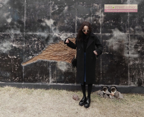 OverCoat เสื้อโค้ทกันหนาวตัวยาว สีดำ Classic เข้าได้กับทุกชุด งานดี ผ้าวูลเนื้อดี บุซับในกันลมอย่างดี พร้อมส่ง M