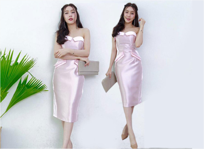 ชุดออกงาน ชุดไปงานแต่งงานสีชมพู เดรสเกาะอก ผ้าไหมเทียม ลุคสวยหรู เซ็กซี่
