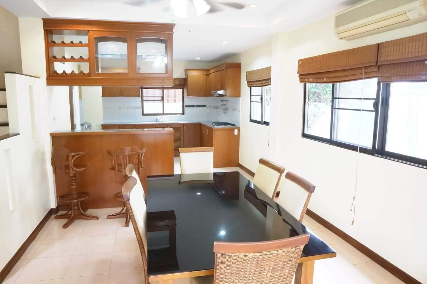 ขาย / เช่า บ้านเดียว 2 ชั้น หมู่บ้าน สยามเพส พัทยา ค่าเช่า 25,000 บาทต่อเดือนรายเดือน