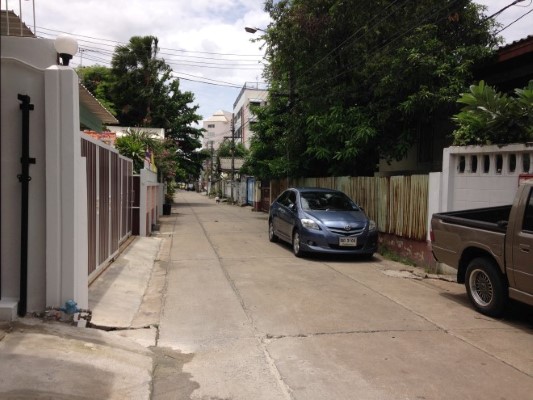 ขายบ้านเดี่ยว 2 ชั้น ทำเลดี อยู่ซอยลาดพร้าว74 ปรับปรุงใหม่ทั้งหลัง พื้นที่ 55 ตรว.