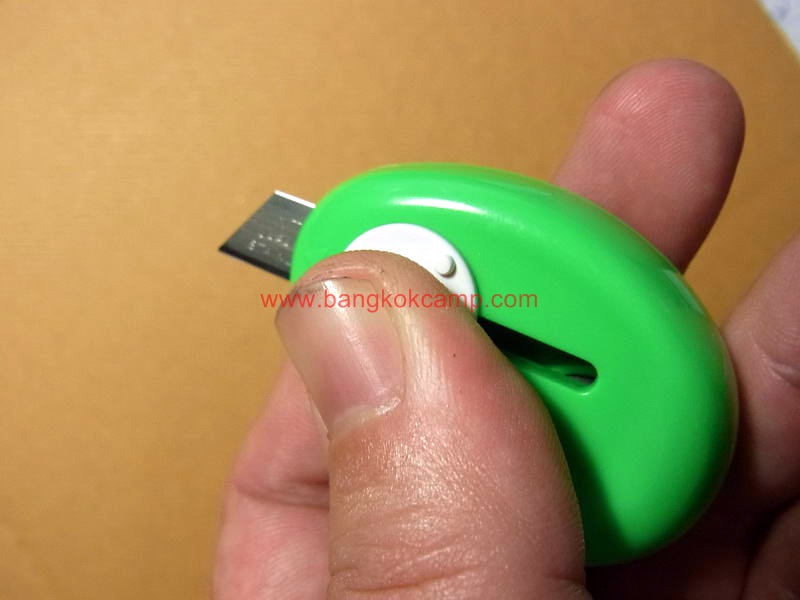 คัตเตอร์ญี่ปุ่น คมมากๆ Made in Japan ใหม่ แท้ (NT Cutter SQ-100PB) (สีเขียว)