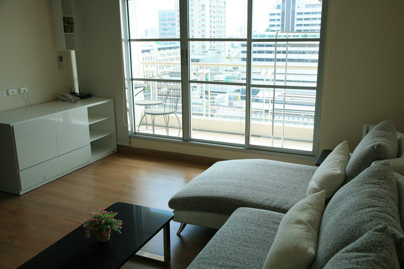 คอนโดบ้านกลางกรุง (สยาม-ปทุมวัน)ให้เช่า 2 ห้องนอน, 2 ห้องน้ำ, พื้นที่ 76 ตร.ม., ชั้น 15 ตึก บี วิว BTS เช่า: ราคา 35,000 บาท/เดือน