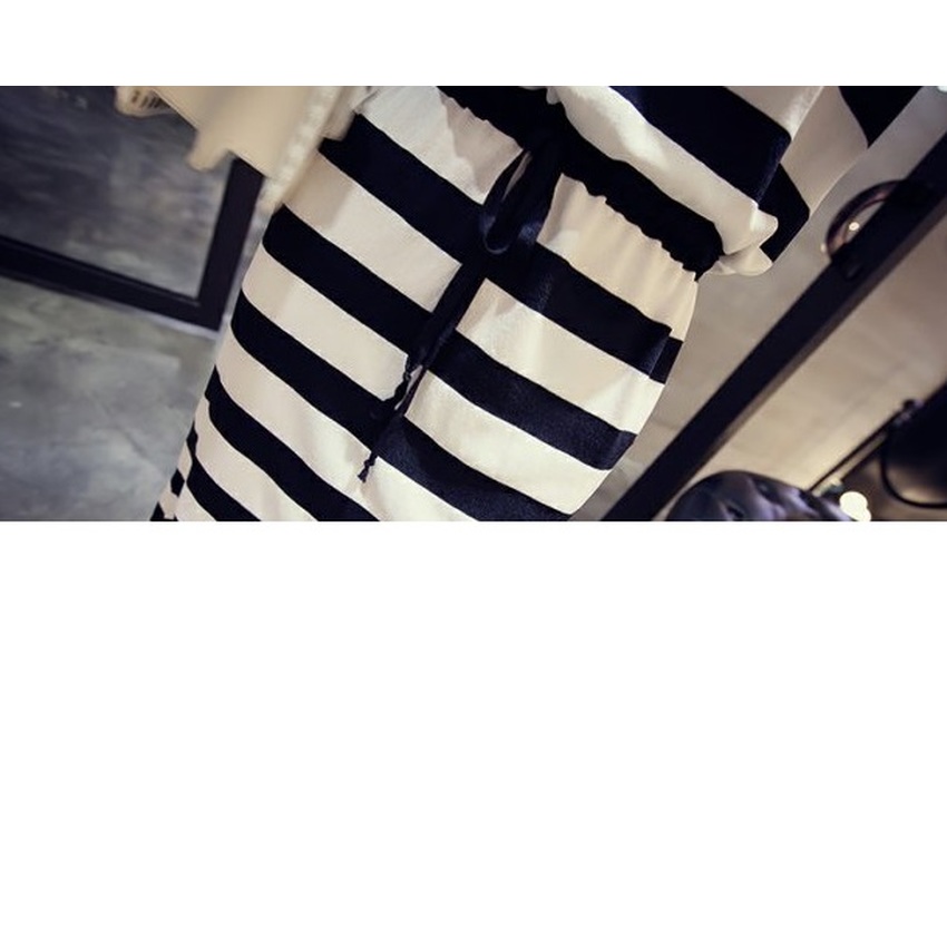 Asia Dresses ฟรีไซส์ ลายขวางขาวดำ ตกแต่งช่วงคอไหล่