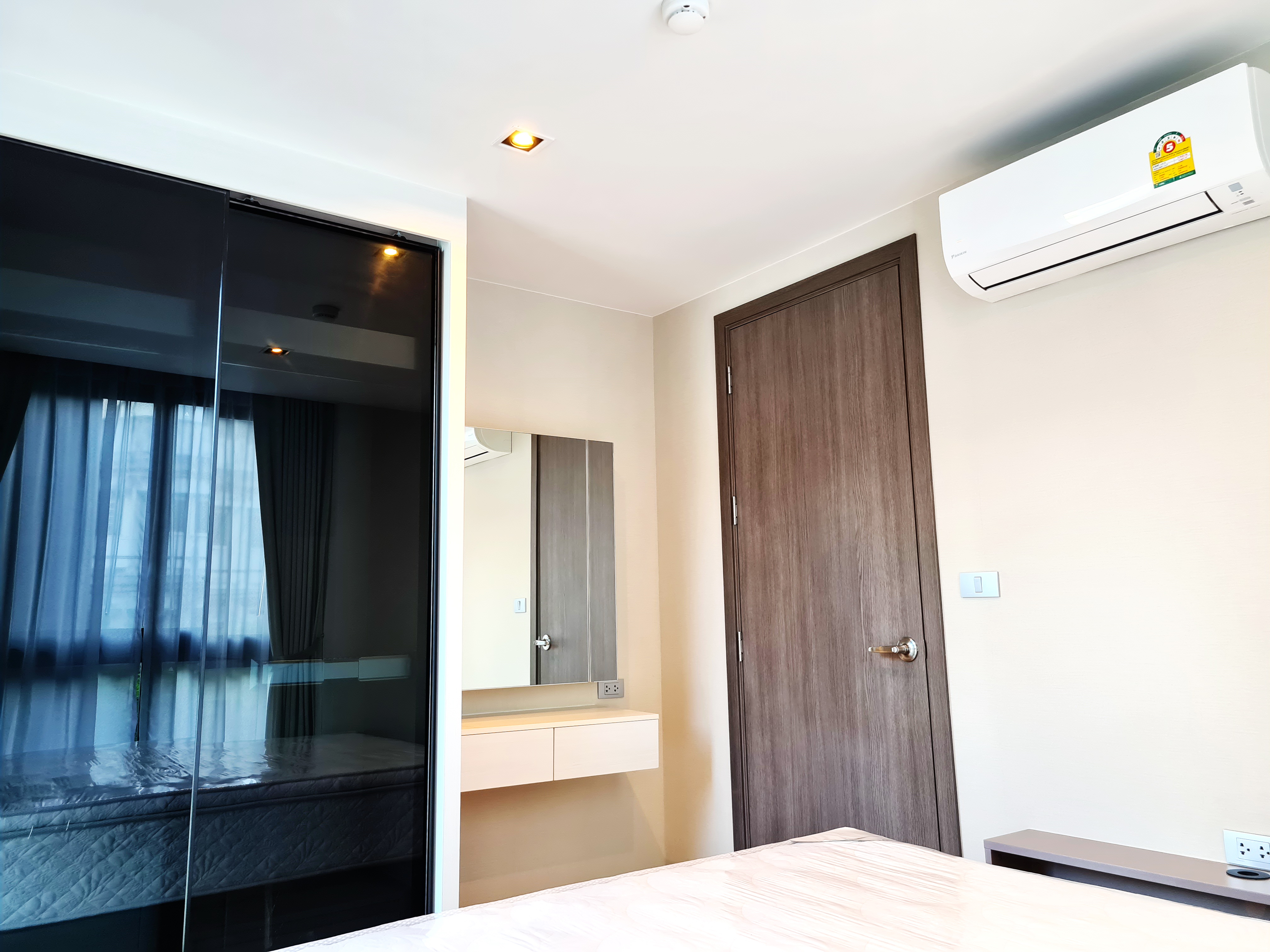 ขายดาวน์อัลทีจูด ดีไฟน์ สามย่าน (เฟส 2) 2 นอน แต่ราคาเท่า 1 นอน ตกแต่งสวยมาก เดิน 3 นาทีจาก MRT สามย่าน