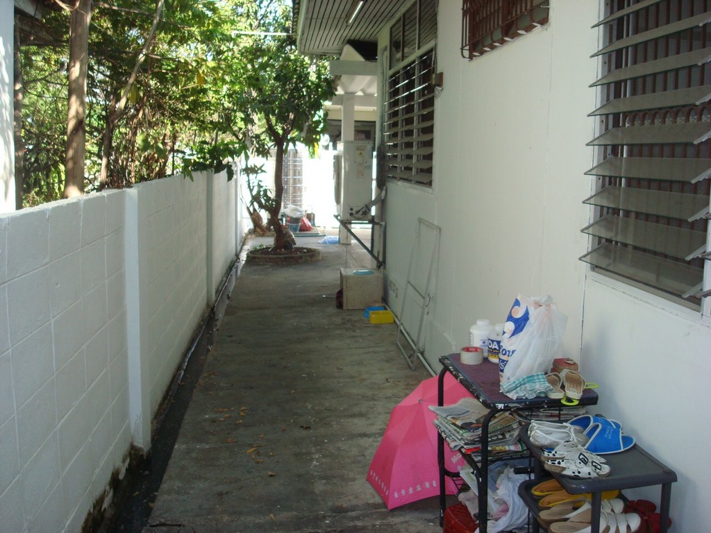 ขายบ้านเดี่ยวชั้นเดียว ซอยโชคชัย 4 พื้นที่ใช้สอย 69 ตร.ว จำนวน 2 ห้องนอน 2 ห้องน้ำ