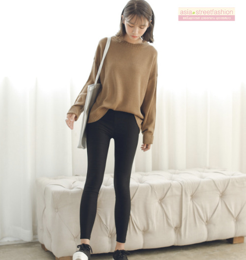 Sweater เสื้อสเวทเตอร์แขนยาว สีน้ำตาล ทรงสวย จะใส่เดี่ยวไหรือใส่โค้ทคลุมก็เริ่ด