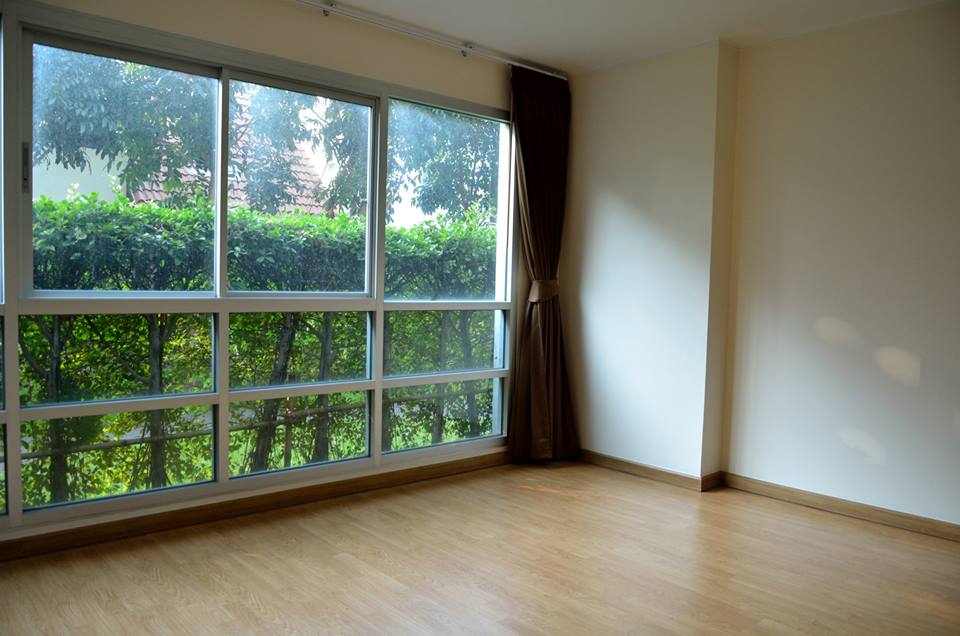 ขาย/เช่า คอนโด U Delight @ Huai Khwang Station พื้นที่ 42 ตรม. 1 ห้องนอน 1 ห้องน้ำ 1 ห้องนั่งเล่น 2 ระเบียง ห้องมุมตึก D ชั้น 1 วิวสวน มีระเบียง 2 ด้าน