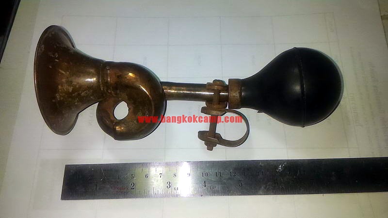 แตรม้วนมือบีบ ทรงโบราณ