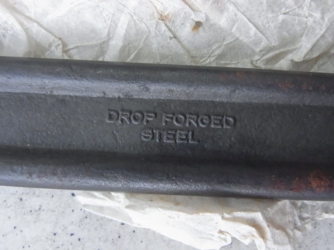 ประแจเลื่อน DOWIDAT 10นิ้ว MADE IN GERMANY มาพร้อมซองเดิม ที่ซองพิมพ์ W.-Germany , ใต้ตัวพิพม์สีขาว มีตัวนูน GERMANY ใหม่เก่าเก็บ