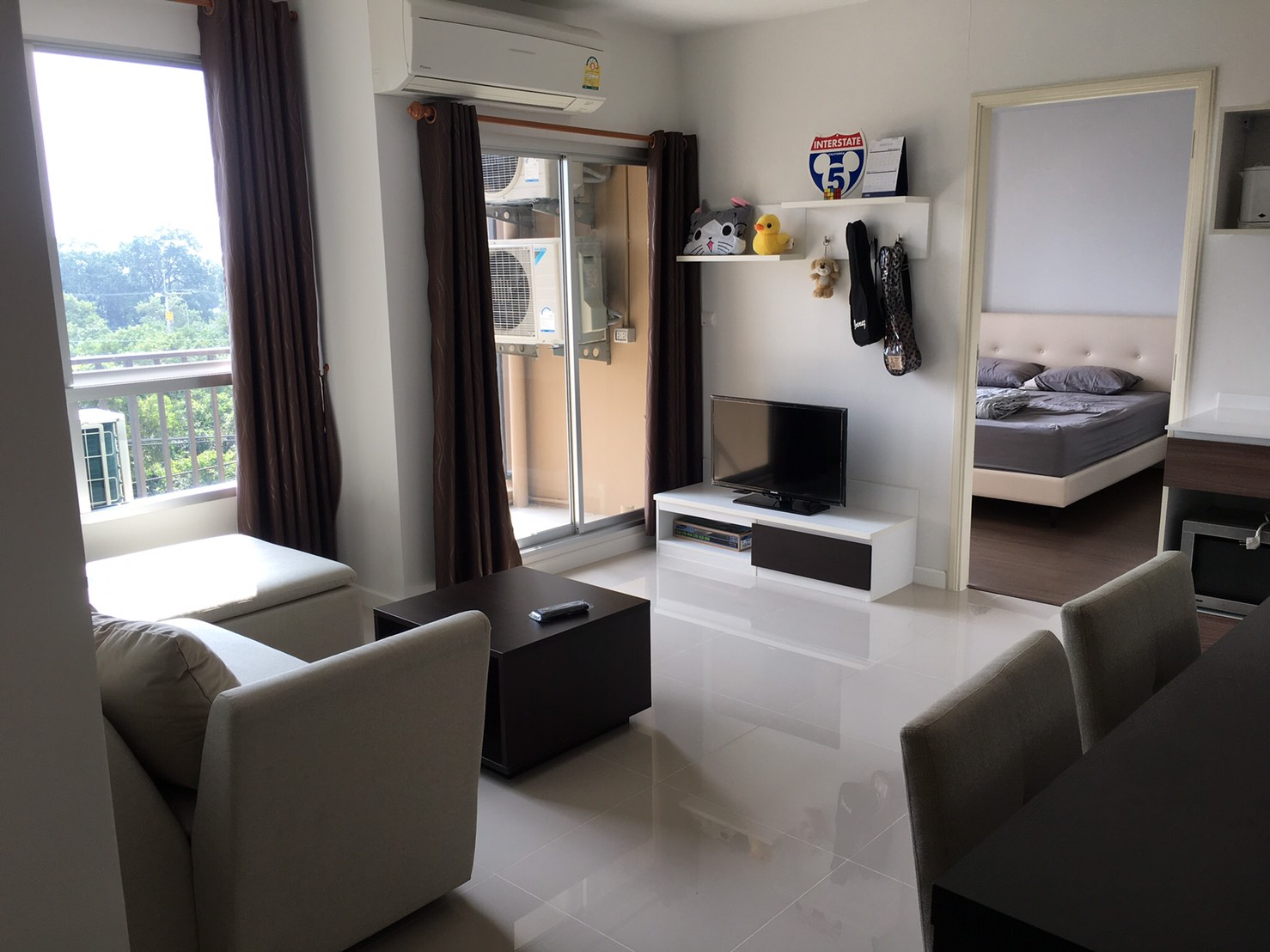 ขายคอนโด Baan Thew Lom (บ้านทิวลม) 2 ห้องนอน 1 ห้องน้ำ ขนาด 61 ตร.ม.