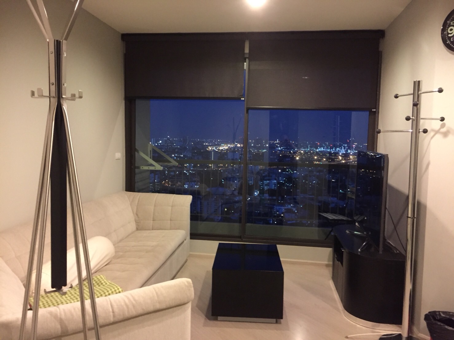 ให้เช่าคอนโด Rhythm Sukhumvit 44/1 (ริทึ่ม สุขุมวิท 44/1) แบบ 2 นอน 2 น้ำ ห้อง 472 พื้นที่ 68.50 ตรม