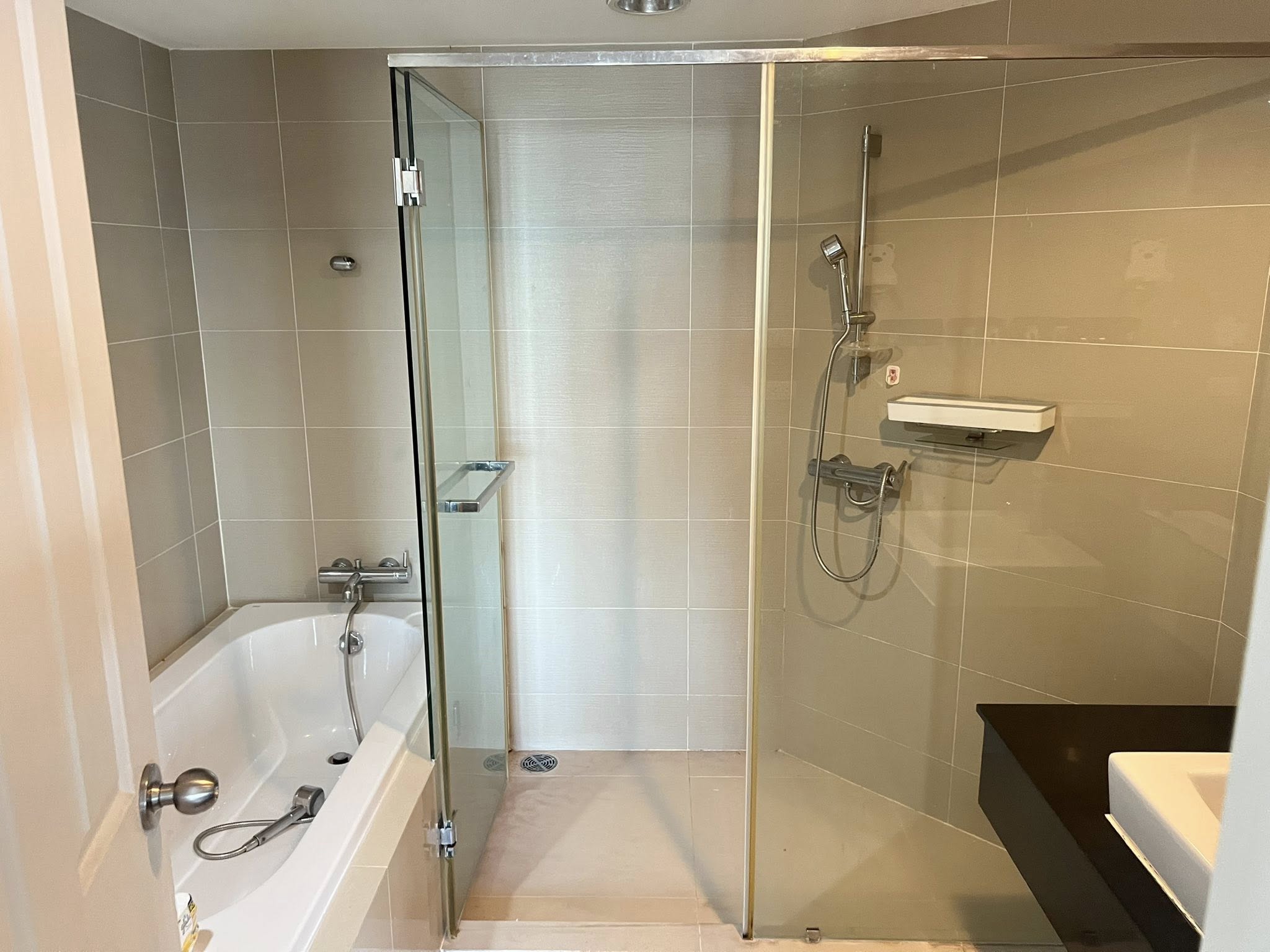 ให้เช่า / ขายคอนโด เบ็ล แกรนด์ พระราม 9 / For Sale Belle Grand Rama 9 (English below)