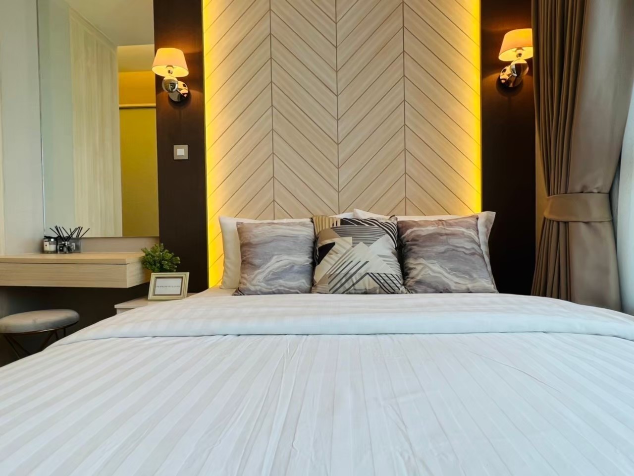 ขาย / เช่า คอนโด H Sukhumvit 43 (เอช สุขุมวิท 43) ห้อง 99/53 แบบห้อง 1 ห้องนอน 1 ห้องน้ำ ชั้น 8 ขนาด 40.91 ตรม