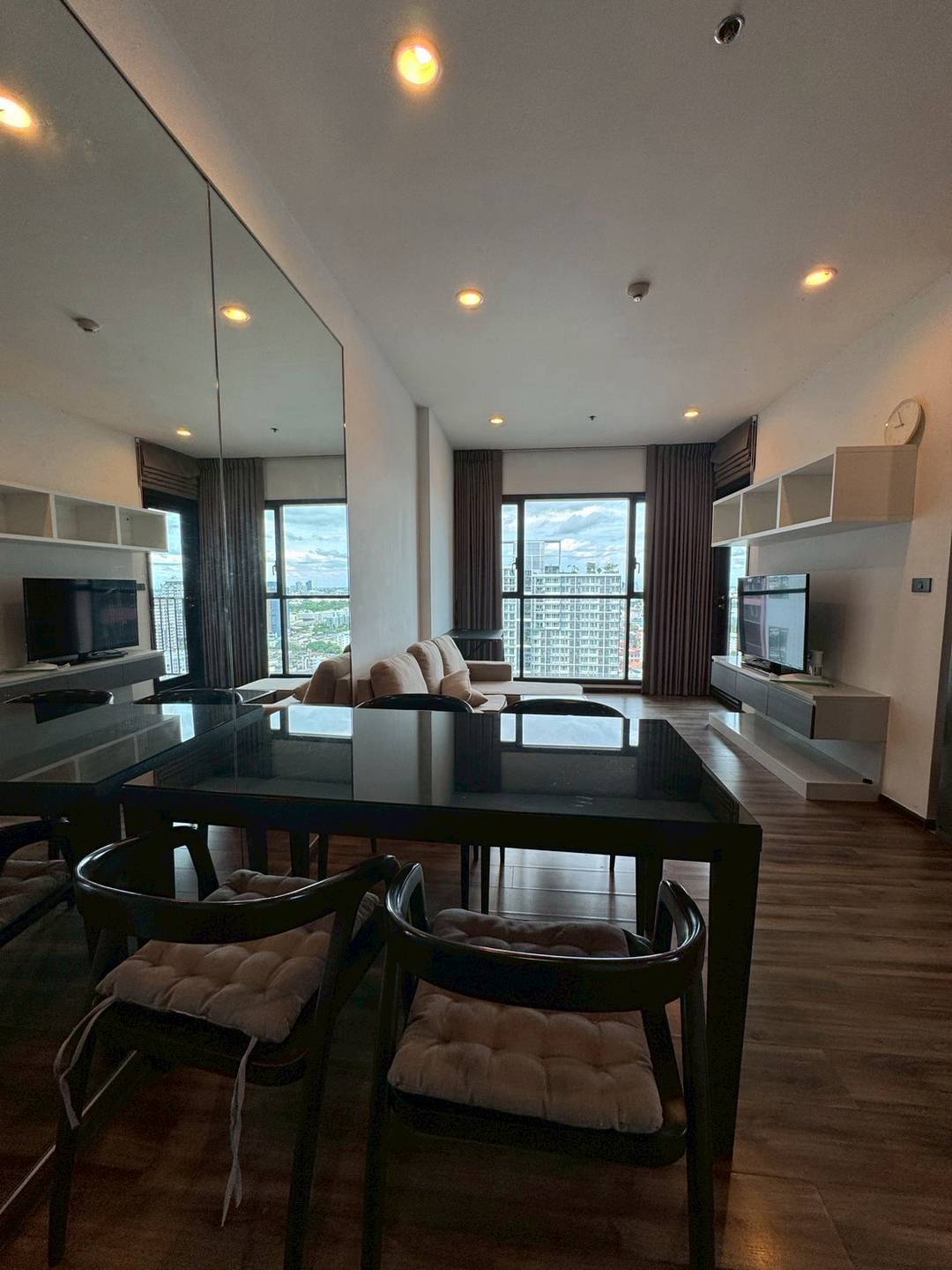 ðĒâĻ āđāļŦāđāđāļāđāļēāļāļāļāđāļ WYNE by Sansiri â āđāļ§āļāđ āļāļēāļĒ āđāļŠāļāļŠāļīāļĢāļī āđāļāļāļĨāļēāļāļŠāļļāļāļļāļĄāļ§āļīāļ âĻ