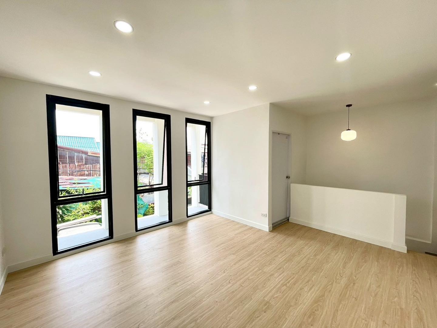 🌟 ขายทาวน์เฮ้าส์ปรับปรุงใหม่ทั้งหลัง พหลโยธิน 48 แยก 52 (ซอยเทพรักษ์) | ฟรีโอน | สวยพร้อมเข้าอยู่ 🌟