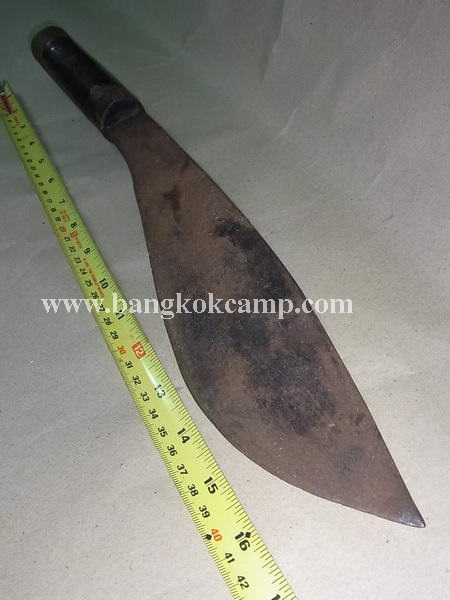 มีดเหน็บ เก่า สภาพสมบูรณ์ ยุคสงครามโลก... ใบยาว30ซม. สันหนา8มิล. ตีหนาไล่ปลายบาง สภาพสมบูรณ์.