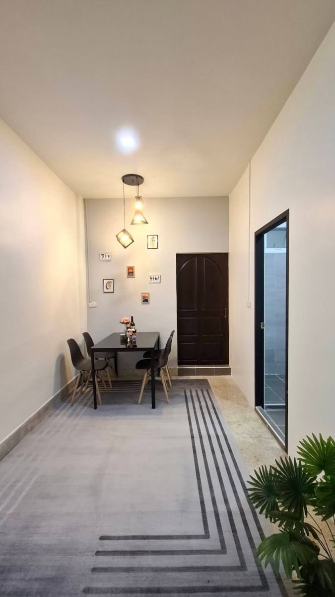 ขาย-บ้านสวยรีโนเวทใหม่ โฮมออฟฟิต ทาวน์เฮ้าส์แต่งสวยพร้อมอยู่ ทำเลดีมาก ห่างBig C กลัปพฤกษ์ 5 นาที