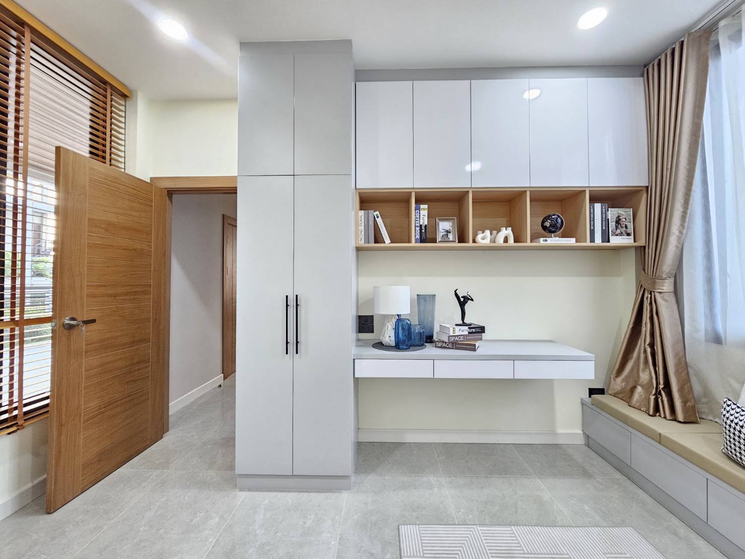 🔥 โอกาสทองสำหรับนักลงทุน! พูลวิลล่าหรู การันตีผู้เช่า 120,000 บาท/เดือน! 🔥 ชื่อโครงการ: Luxury Huai Yai Pool Villa / พูลวิลล่าหรูห้วยใหญ่