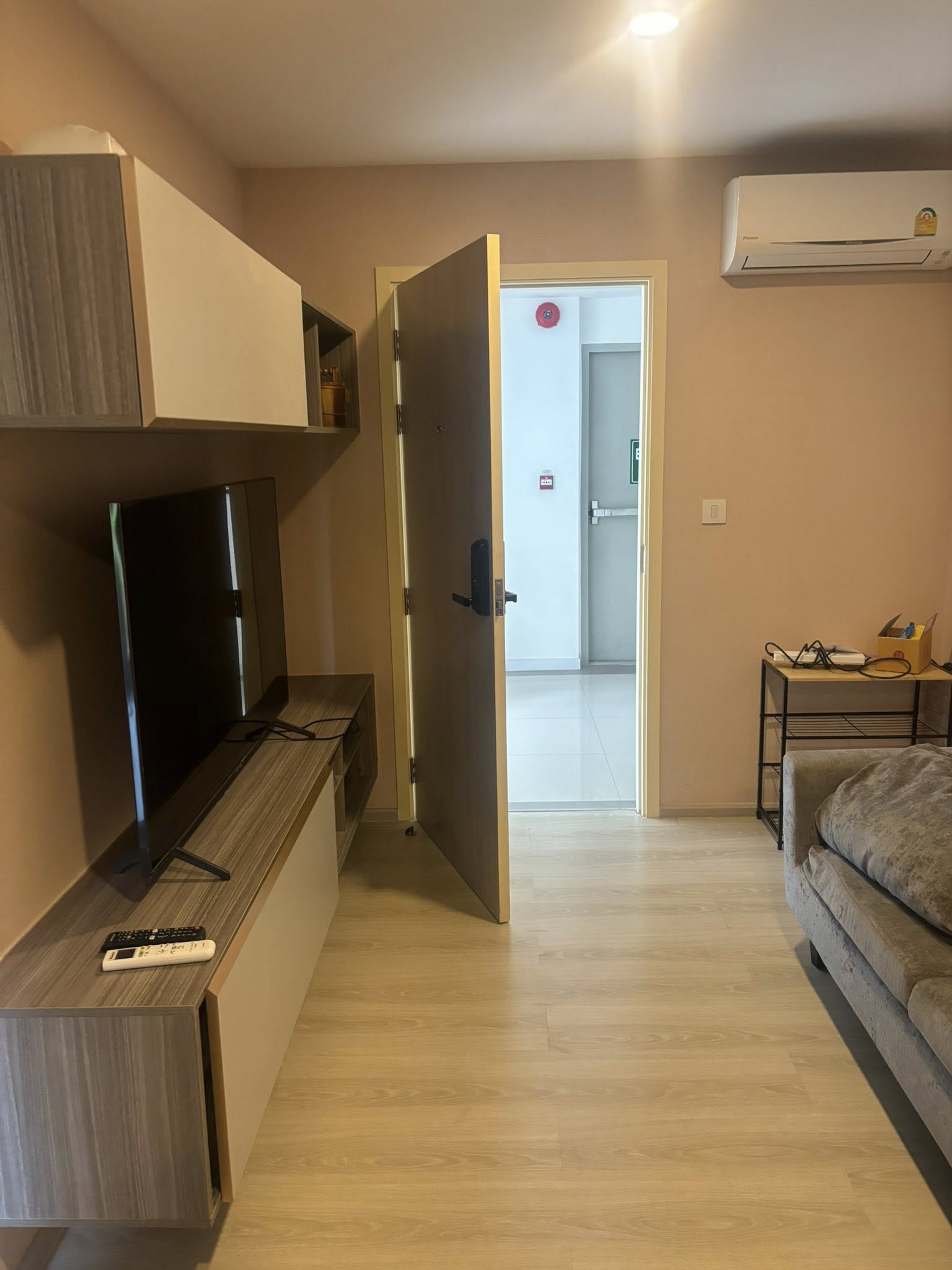 ปล่อยเช่าคอนโด kensington phaholyothin 63 (เคนซิงตัน พหลโยธิน 63 ) ขนาด 31.49 ตรม. 1 ห้องนอน 1ห้องน้ำ ชั้น 3 ห้องติดบันไดหนีไฟ