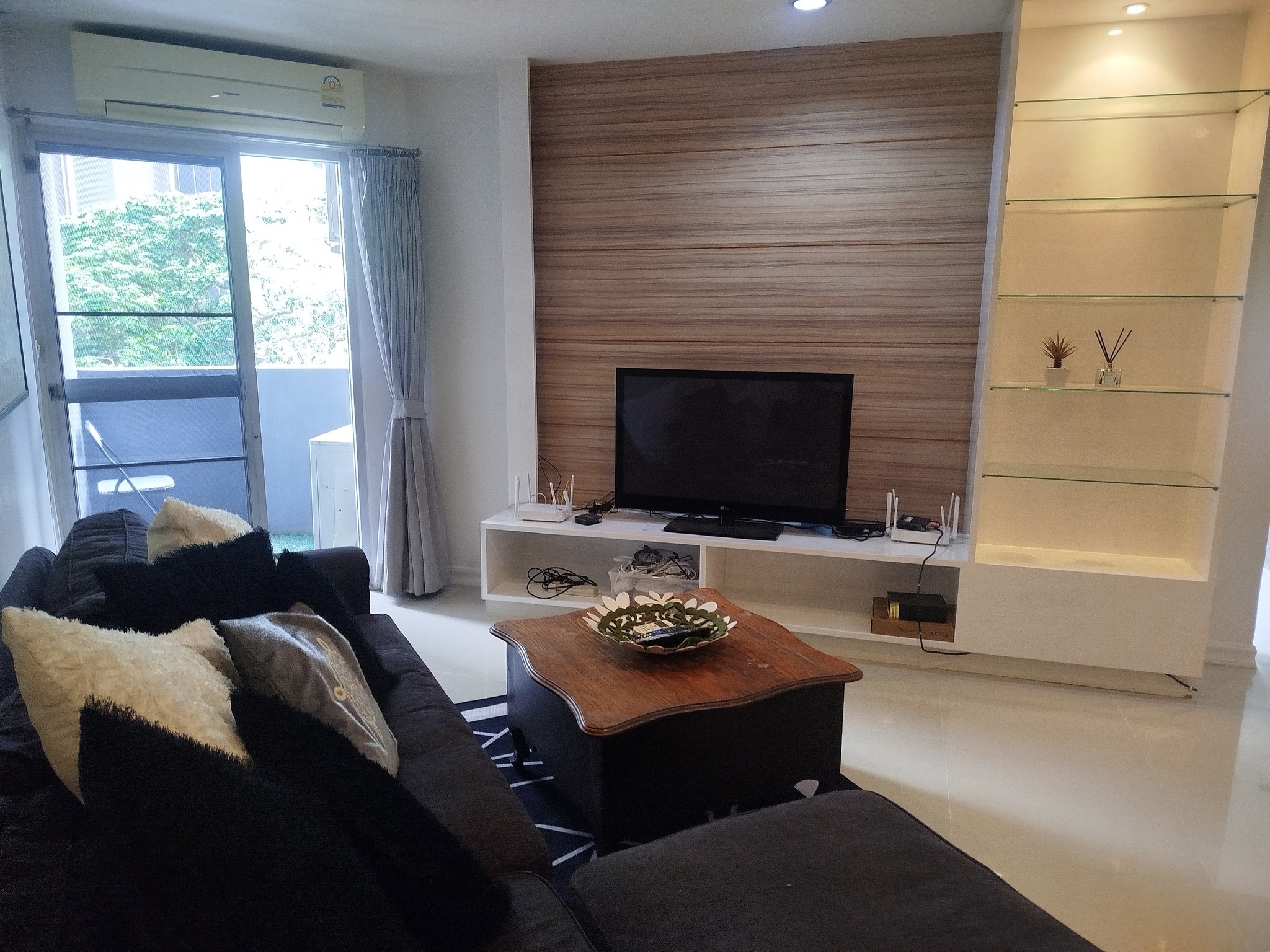 ให้เช่า คอนโด วิทยุคอมเพล็กซ์ (Witthayu Complex Condo) ห้องใหม่ ทาสีสวย พร้อมเข้าอยู่ได้ทันที