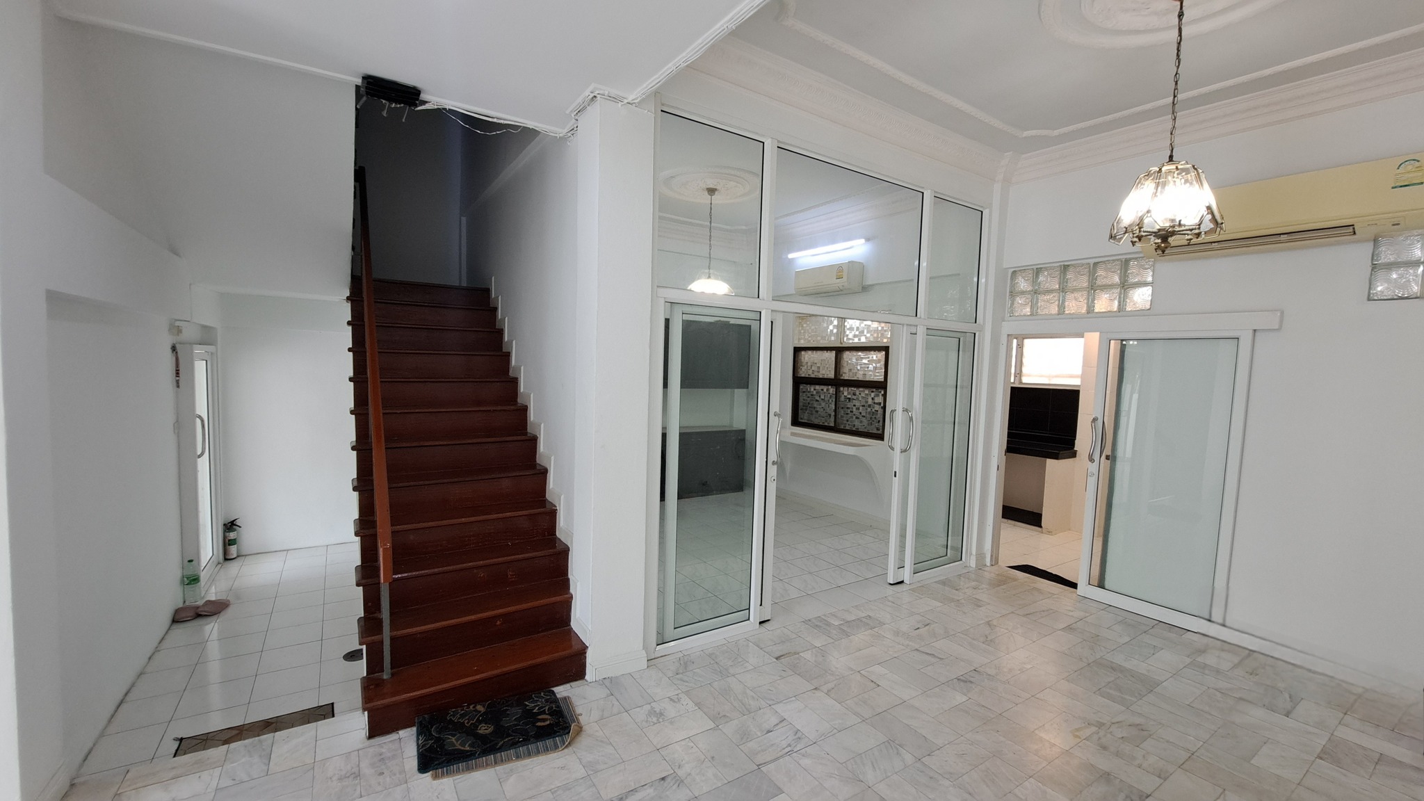 🏡 ให้เช่าทาวน์โฮม เอกมัย 22 เหมาะสำหรับพักอาศัยหรือโฮมออฟฟิศ