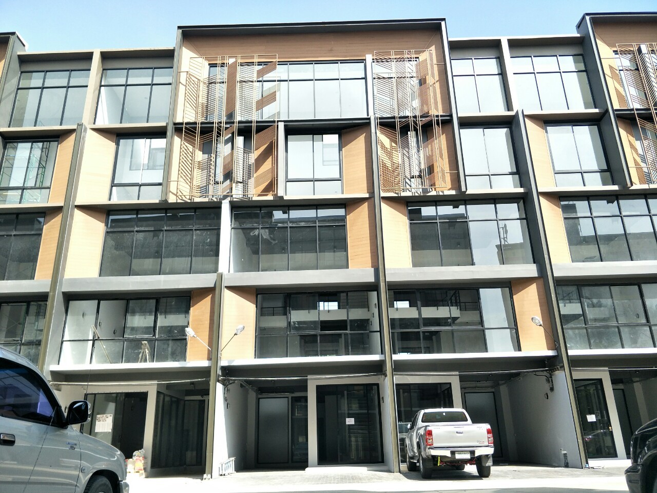 ขาย / เช่า โฮมออฟิศโครงการ เดอะ ไพรด์ สุขุมวิท 77 - The Pride Sukhumvit 77 4 ชั้นครึ่ง