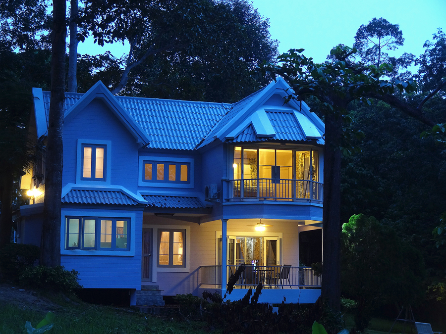 รหัสทรัพย์ 32240 ให้เช่า / ขาย บ้านเดี่ยว 2 ชั้น ใน Brookside Valley Rayong ใกล้ทะเลสาบ ( เดินแค่ 20 วินาที ) เนื้อที่ 105 ตรว. 3 ห้องนอน 2 ห้องน้ำ โซฟาสามารถปรับเป็นเตียงนอนได้