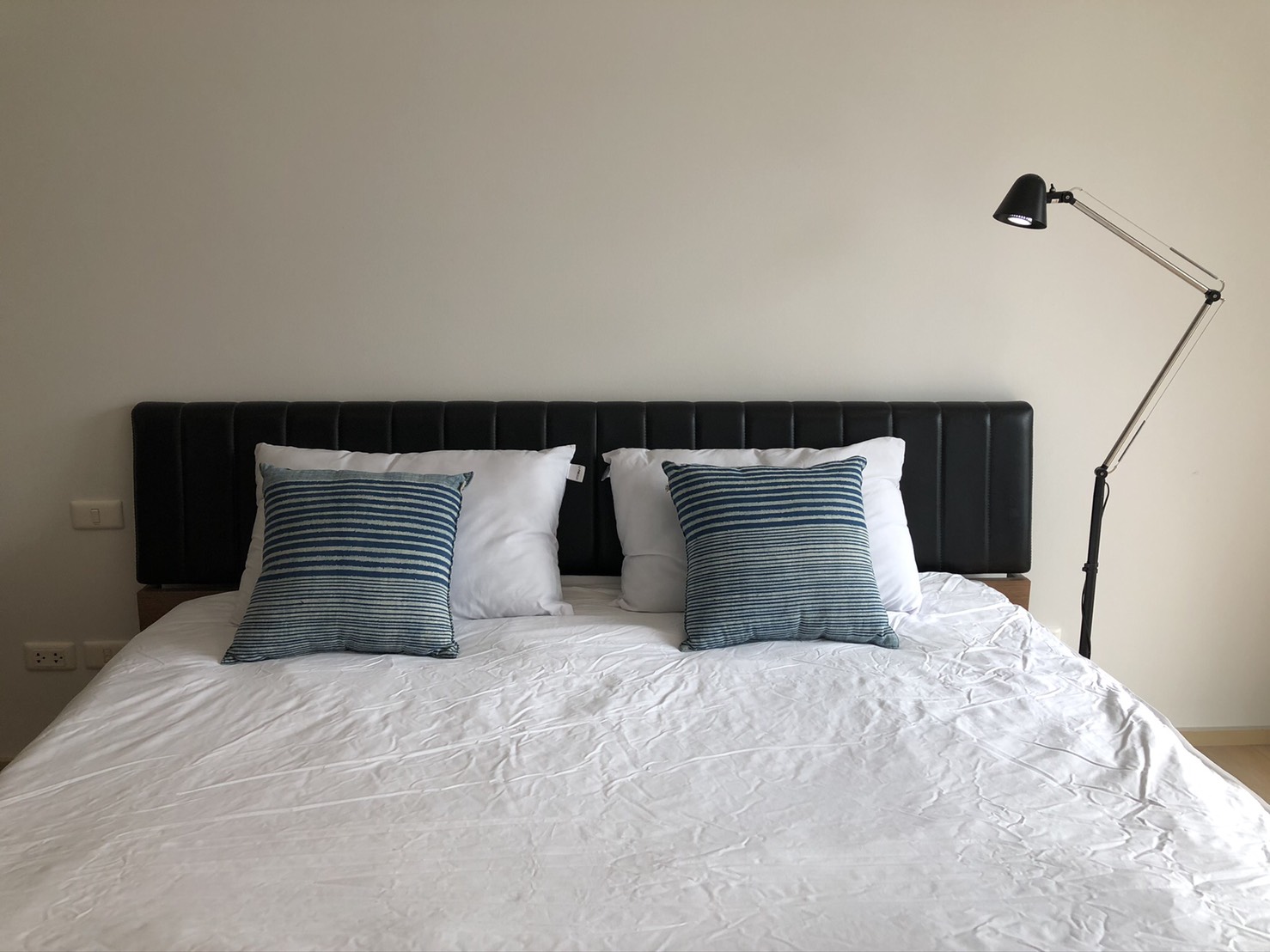 ให้เช่าคอนโด Noble Refine (โนเบิล รีไฟน์) 1 ห้องนอน 1 ห้องน้ำ (อ่าง) ขนาด 53 ตรม ชั้น 9 ห้องแต่งครบ