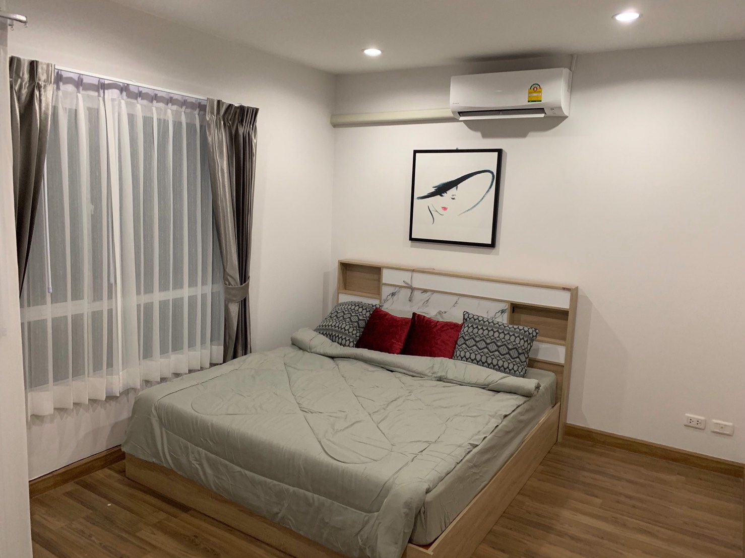 ให้เช่าทาวน์เฮ้าส์ 2 ชั้น หมู่บ้านวิลเลต ไลท์ พัฒนาการ (Villette Lite Pattanakarn 38) แต่งครบพร้อมอยู่ มี 3 ห้องนอน 2 ห้องน้ำ