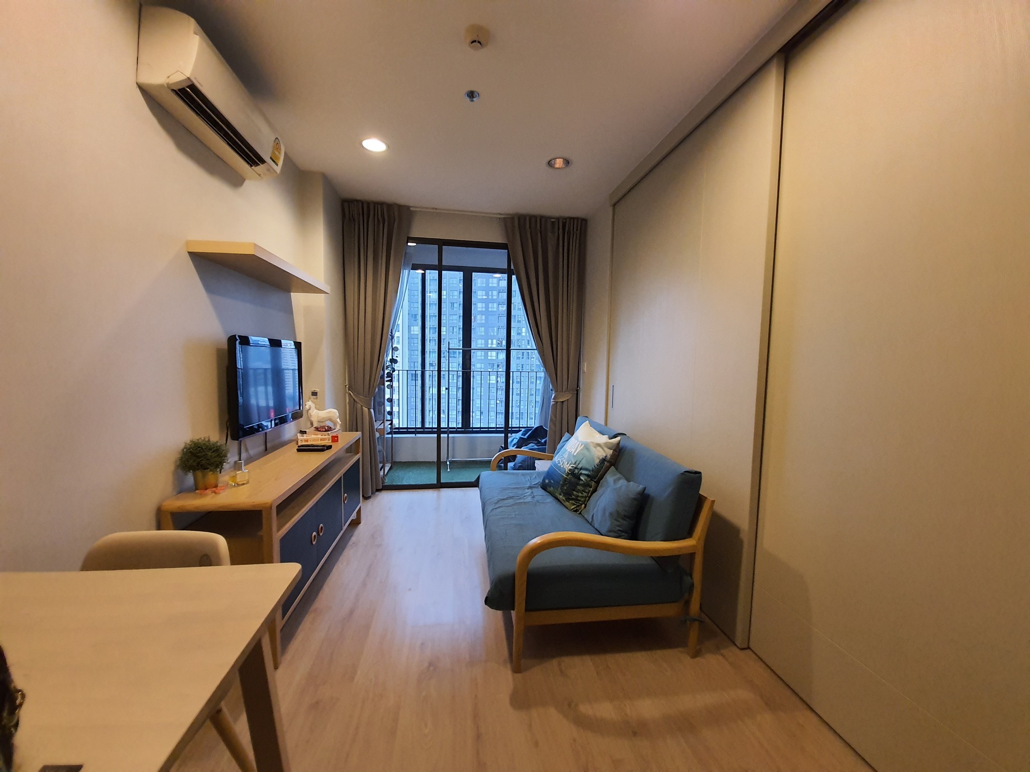 ให้เช่าคอนโด IDEO Q Ratchathewi (ไอดีโอ คิว ราชเทวี) 📍 ใกล้ BTS ราชเทวี เพียง 400 เมตร เดินแค่ 5 นาทีถึงรถไฟฟ้า ใจกลางกรุงเทพ เดินทางไปสยาม พญาไท อโศก ได้ง่ายสุด ๆ