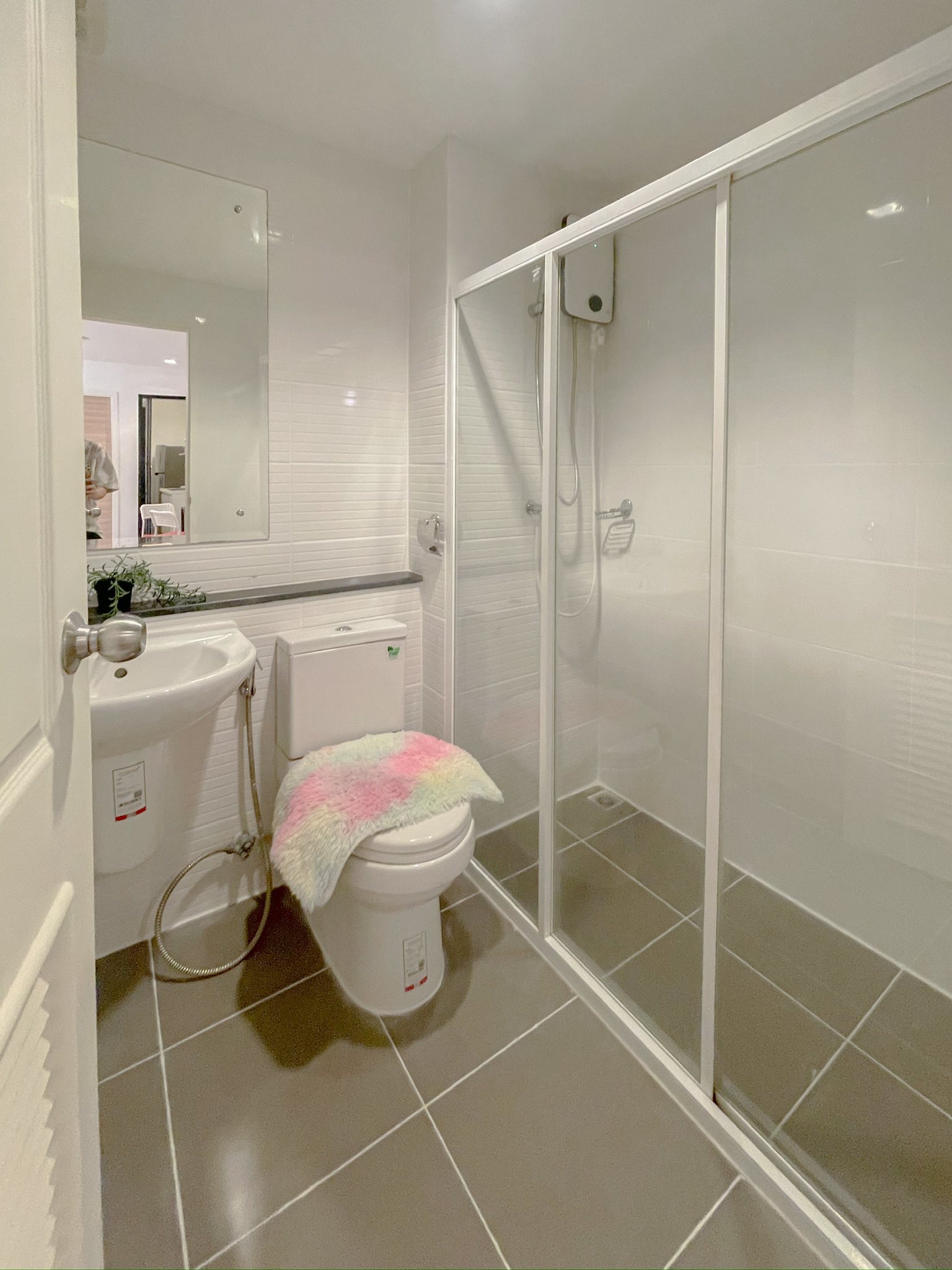 🏢 ให้เช่าคอนโด บี รีพับบลิก สุขุมวิท 101/1 (B Republic Sukhumvit 101/1) 📌 ห้องสวย พร้อมอยู่ วิวสระว่ายน้ำ เฟอร์ครบ + Digital Door Lock