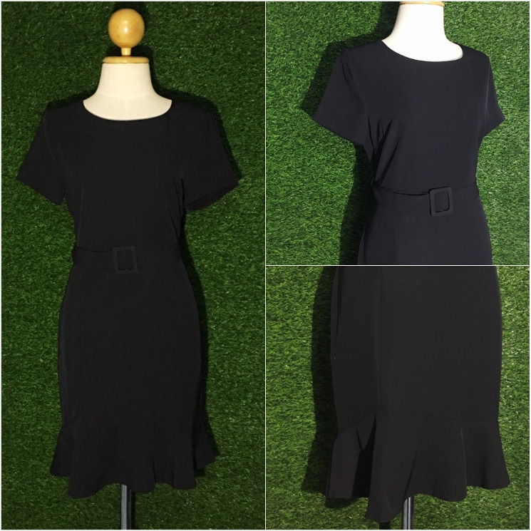 ชุดเดรสทำงานสีดำ ทรงเข้ารูป แขนสั้น ปลายกระโปรงแต่งระบาย แนวเรียบร้อย สวย ดูดี แฟชั่นทำงานสไตล์สาวออฟฟิศ