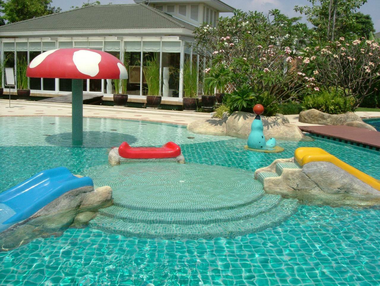 ขาย / เช่า บ้านโกลเด้น นครา (Golden Nakara) บ้านเดี่ยว 2 ชั้น fully furnished แอร์ทั้งหลัง